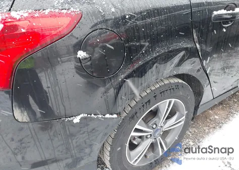 2014 Ford Focus Se from USA, damaged, VIN 1FADP3F21EL368853